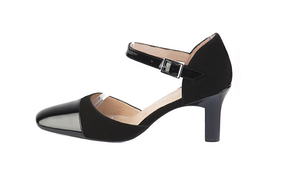 Women's gloss black and matt black open side dress shoes, with an instep strap. Round toe. High kitten heels - Profile view